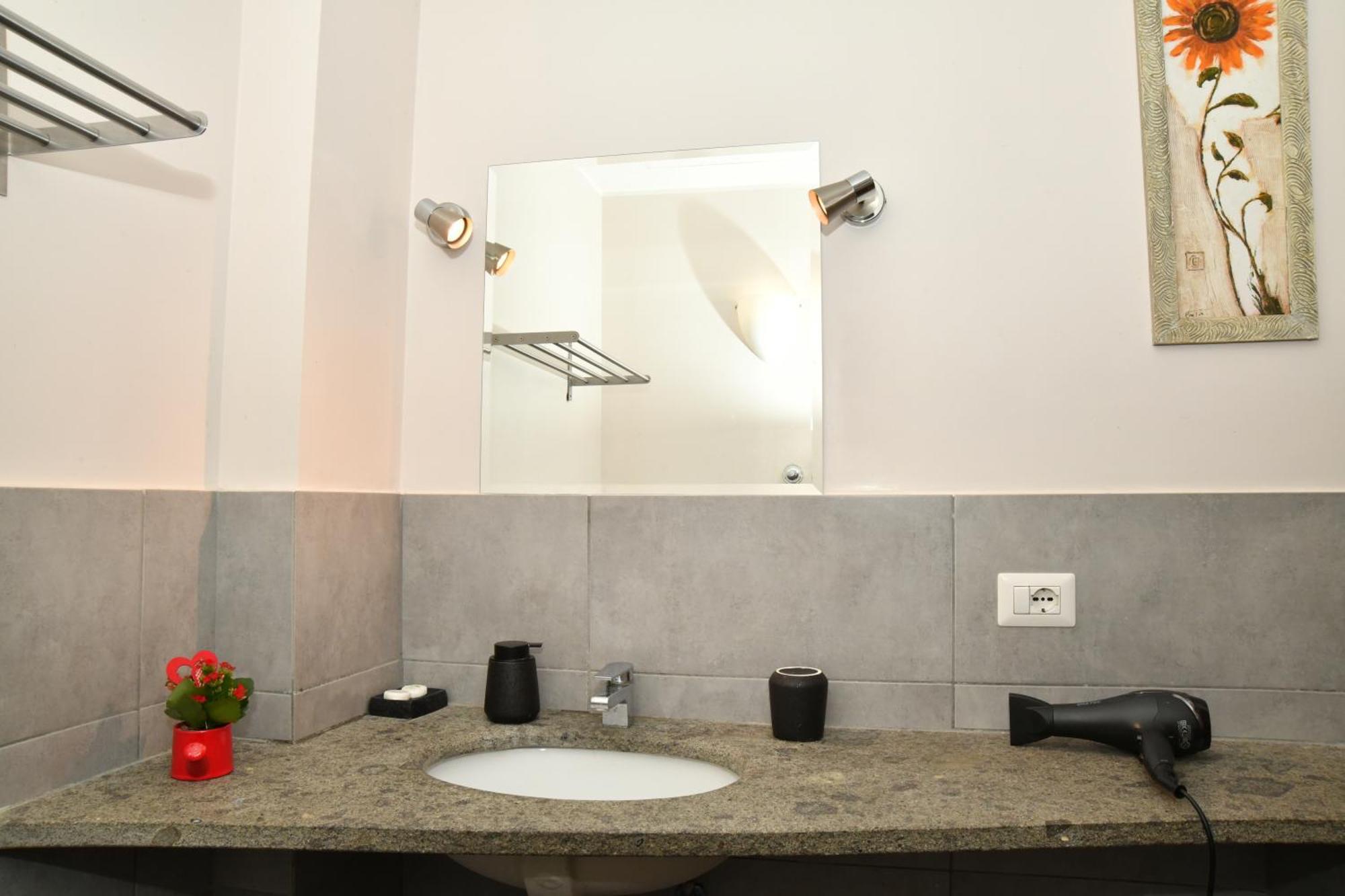 Roma18 Apartment Luaran gambar