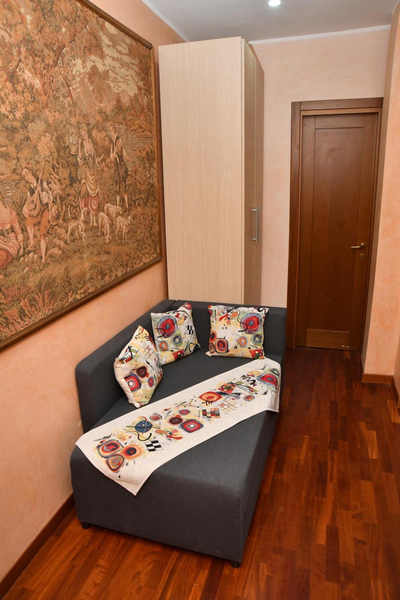 Roma18 Apartment Luaran gambar